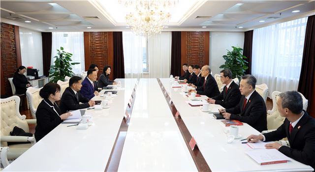 首场宣讲：感人至深 催人奋进